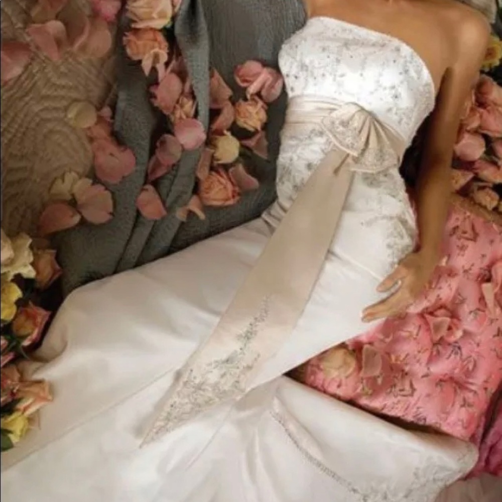 Alvina Valenta Wedding Dress